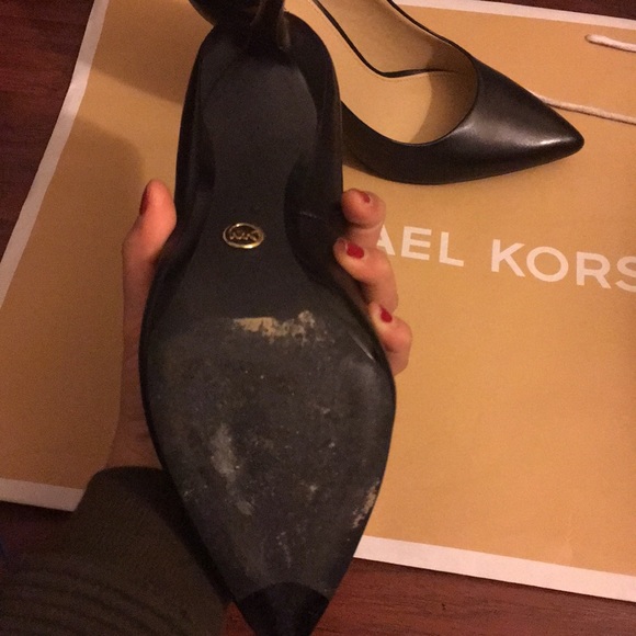 Michael kors black heels size 8.5M - Picture 4 of 5